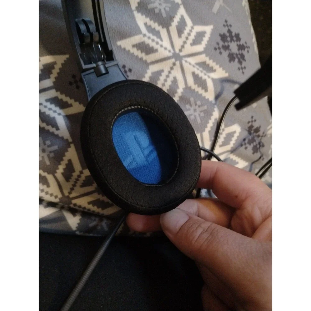 Gently used playstation headset-0555